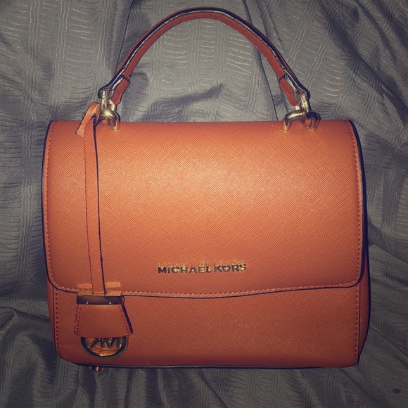 Micheal Kors wrist hand bag - Picture 1 of 4